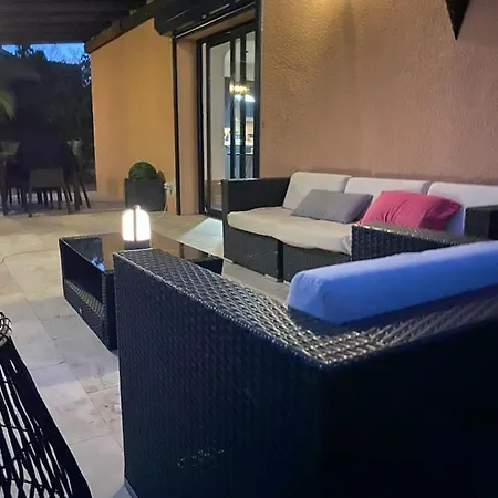 Jolie Maison De Avec Piscine بيت للعطل